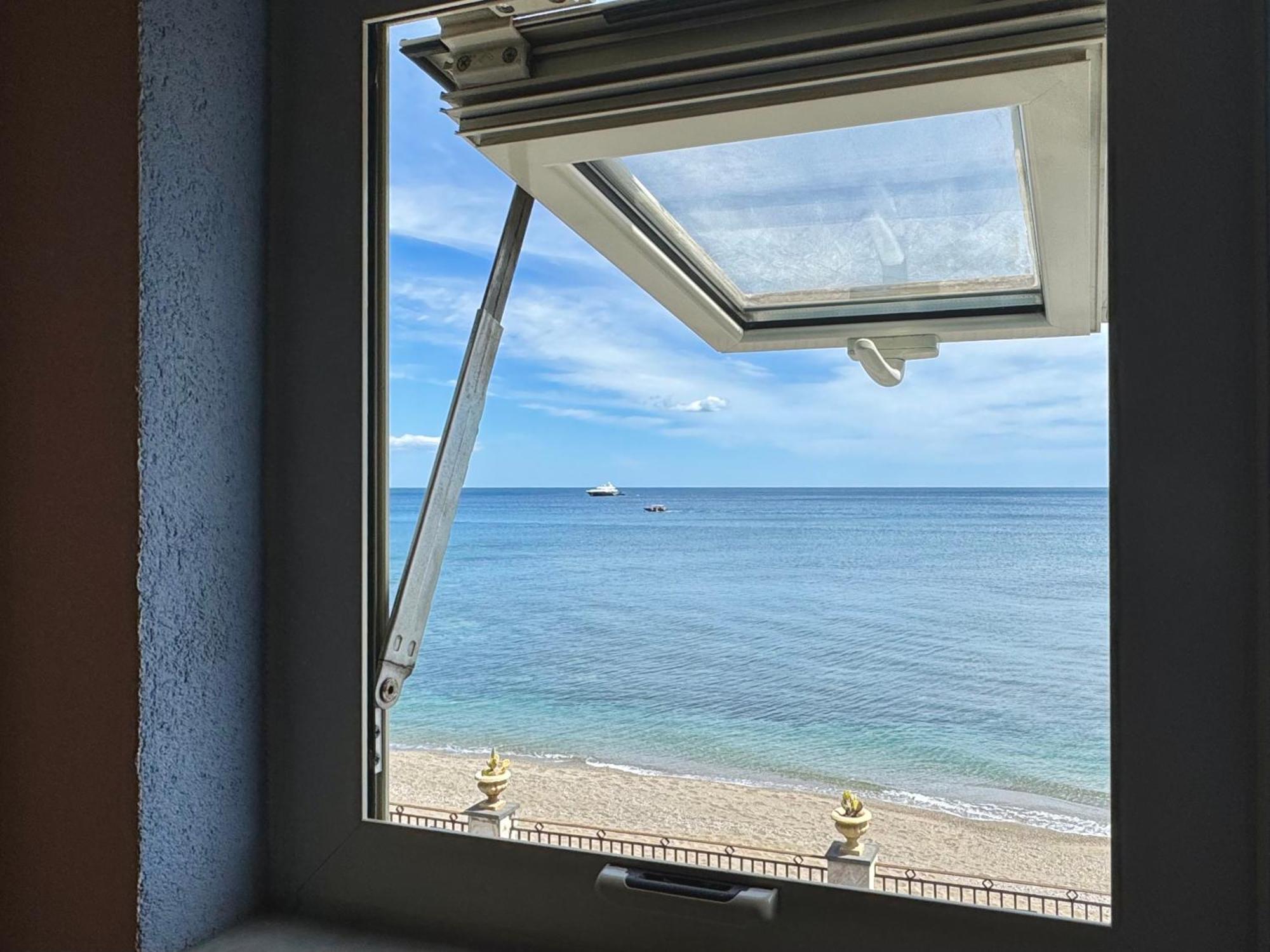 Maremare Apartments Giardini Naxos Εξωτερικό φωτογραφία